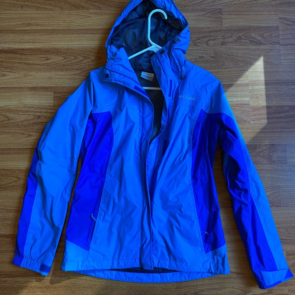 *SALE* Columbia Rain jacket size S